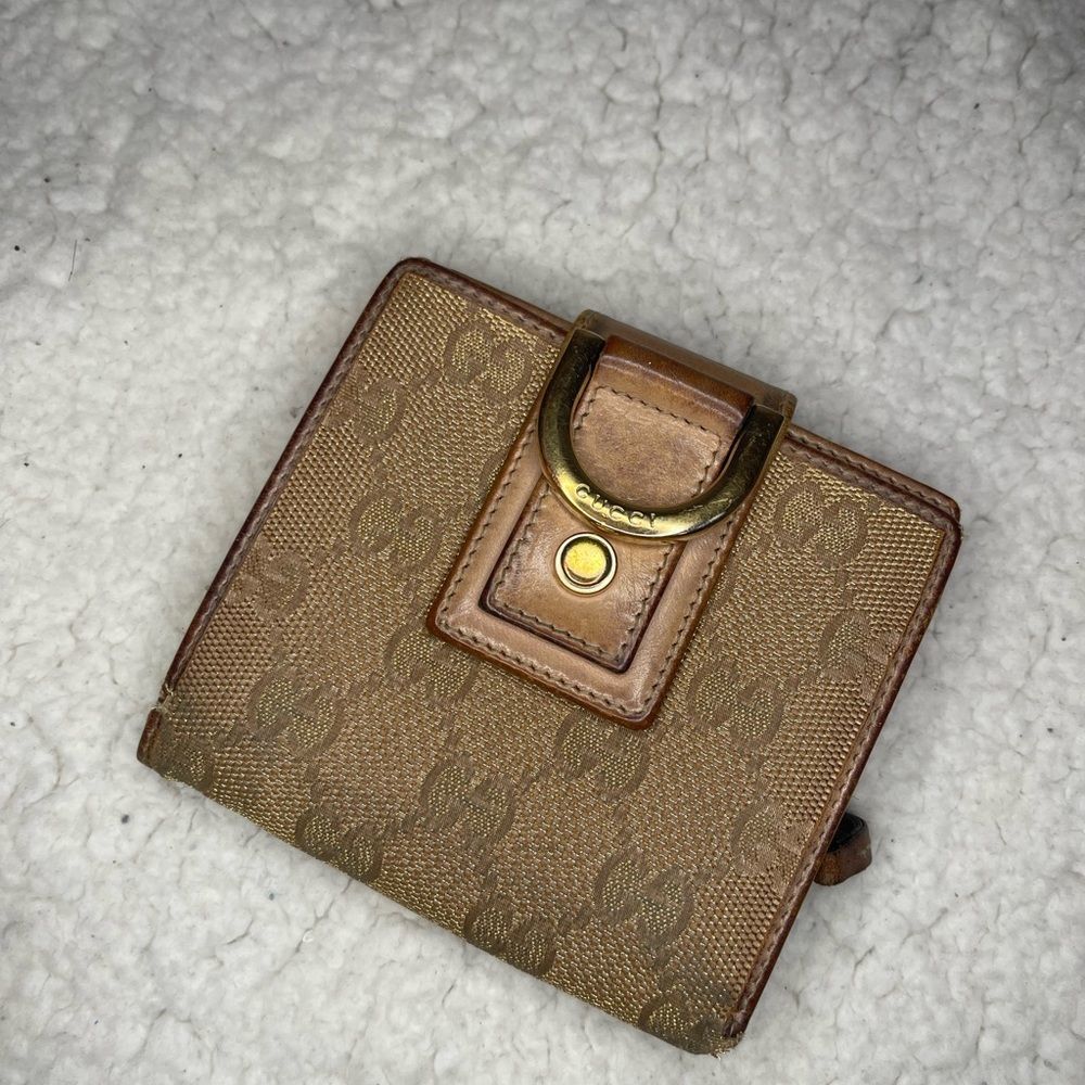 Gucci compact small wallet